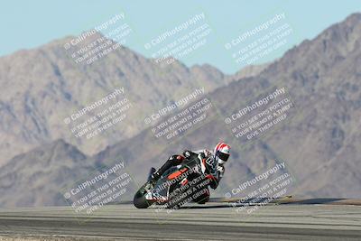 media/Dec-01-2025-Moto Forza (Mon) [[2daa91e15f]]/1-Advanced Group/Session 4 Turn 9/